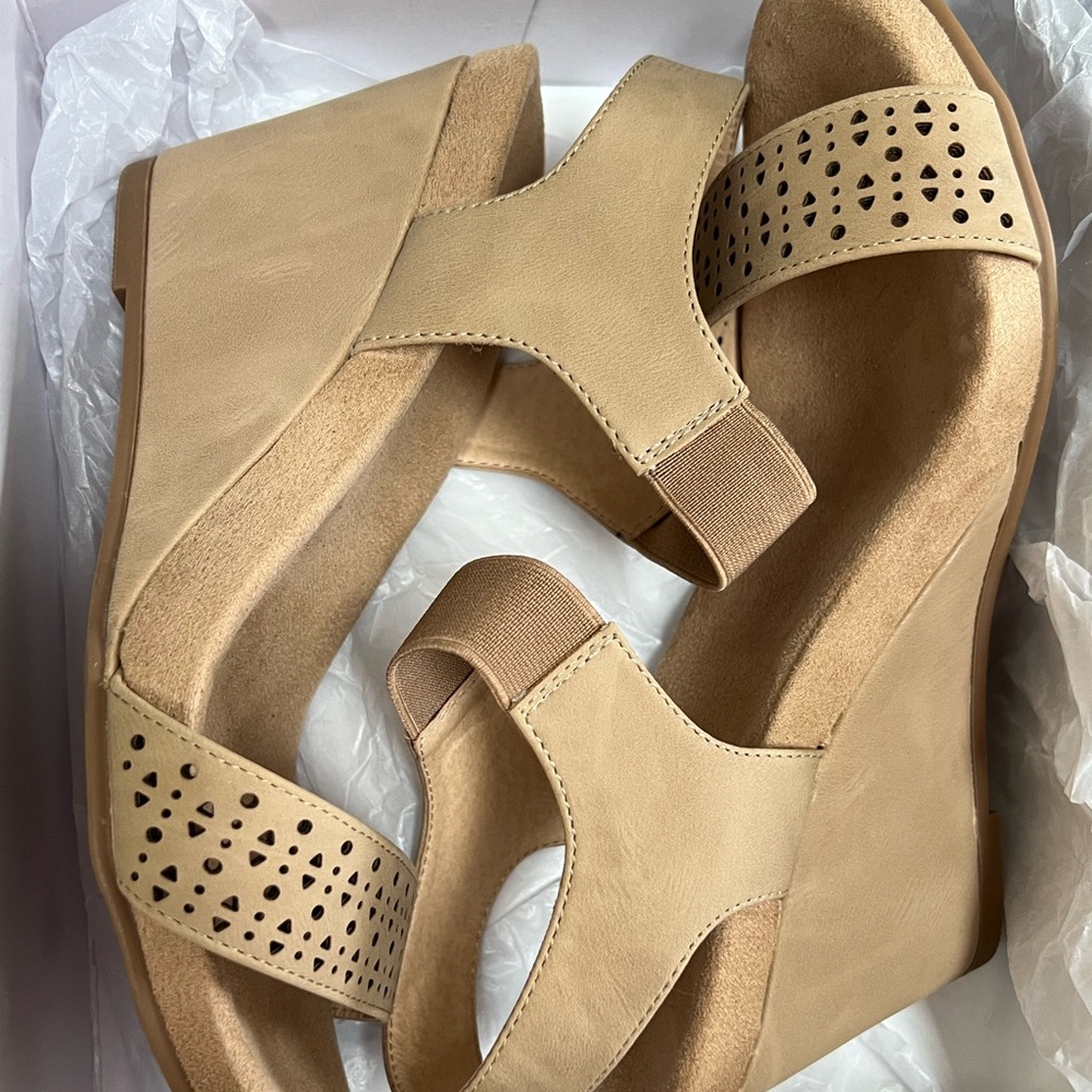 CL wedge shoes by laundry 9.5 size